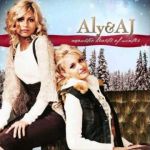 Фото Aly & Aj - Rockin' Around The Christmas Tree